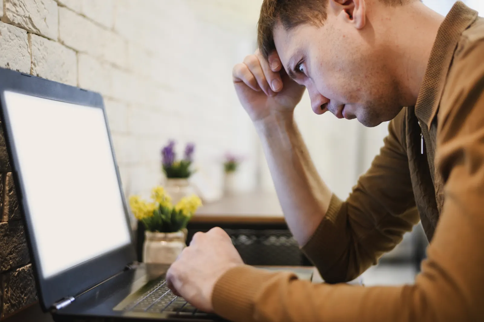 Les erreurs à éviter quand on lance son site — création site internet Saint-Maur-des-Fossés